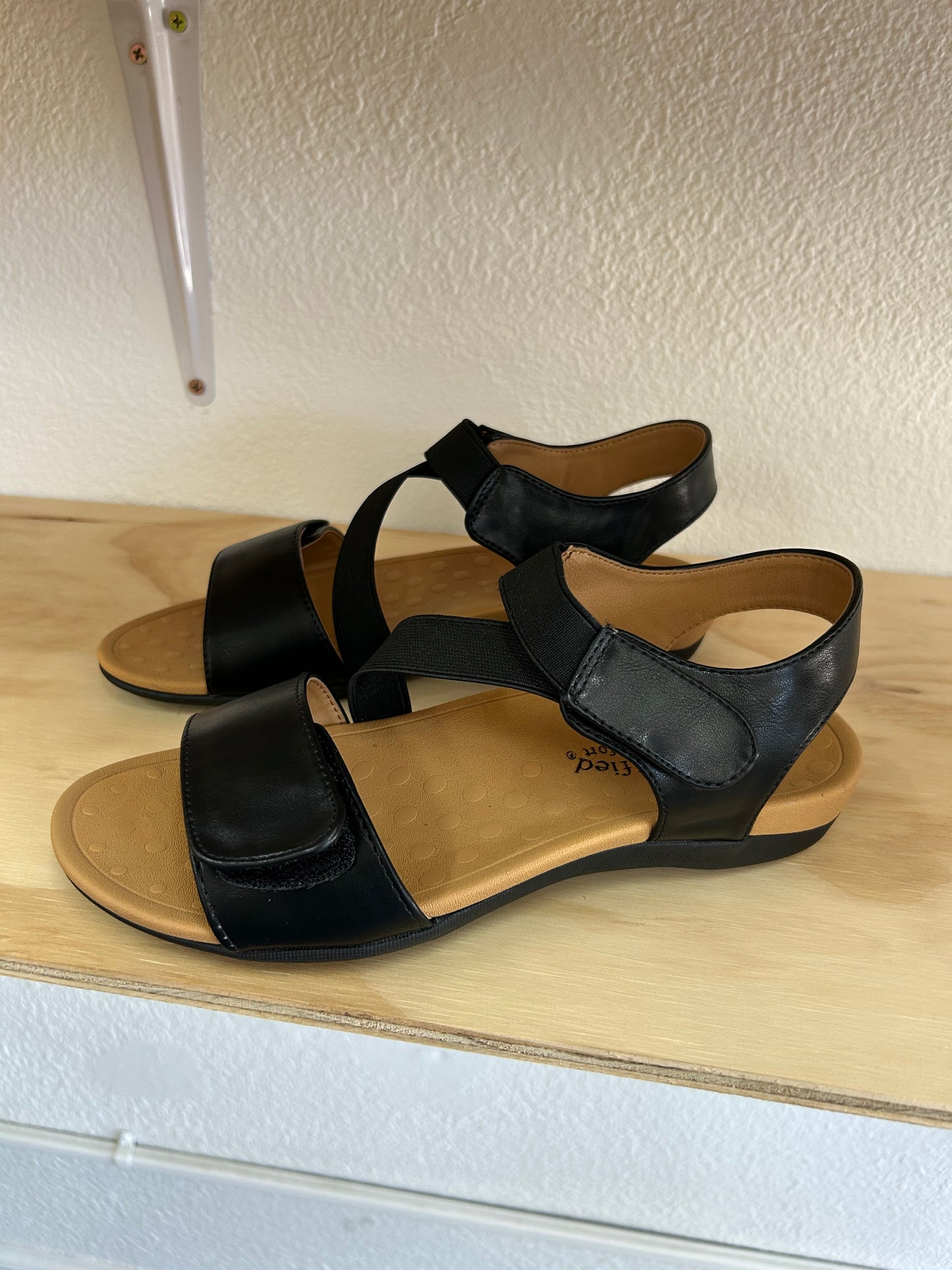 Arch support sandals