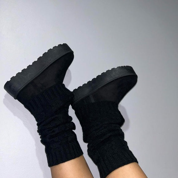 Winter Fleece mini lined ankle boots in black