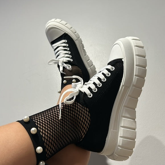 Black platform canvas sneakers