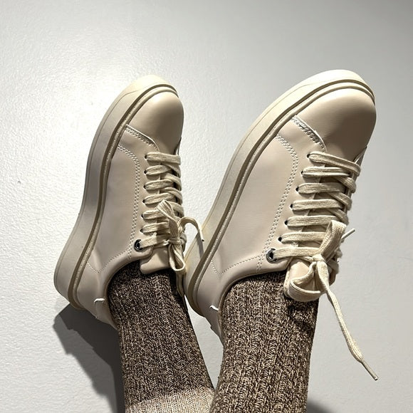 Stylish Lace-up sneakers