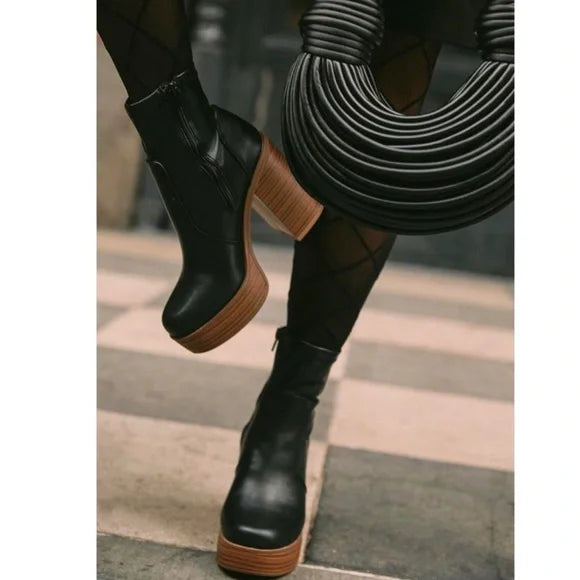 Wooden platform boots