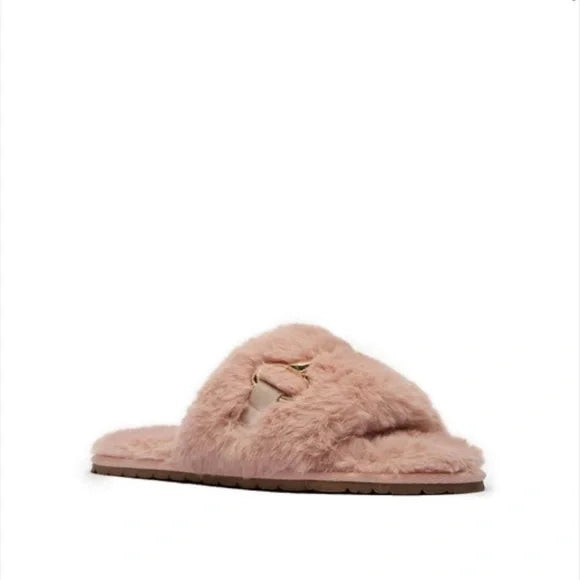 Pink faux fur slippers