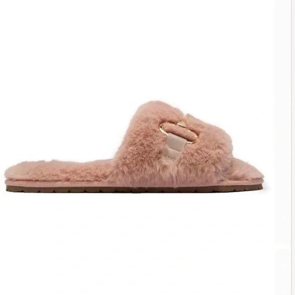 Pink faux fur slippers